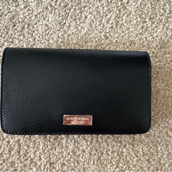 Henri Bendel Wallet EUC - Picture 2 of 5